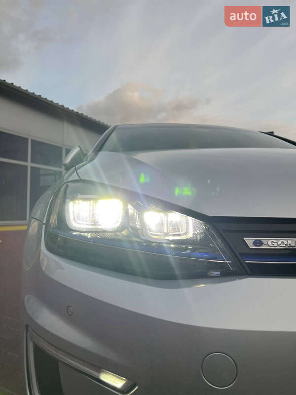 Хэтчбек Volkswagen e-Golf 2015 в Ровно
