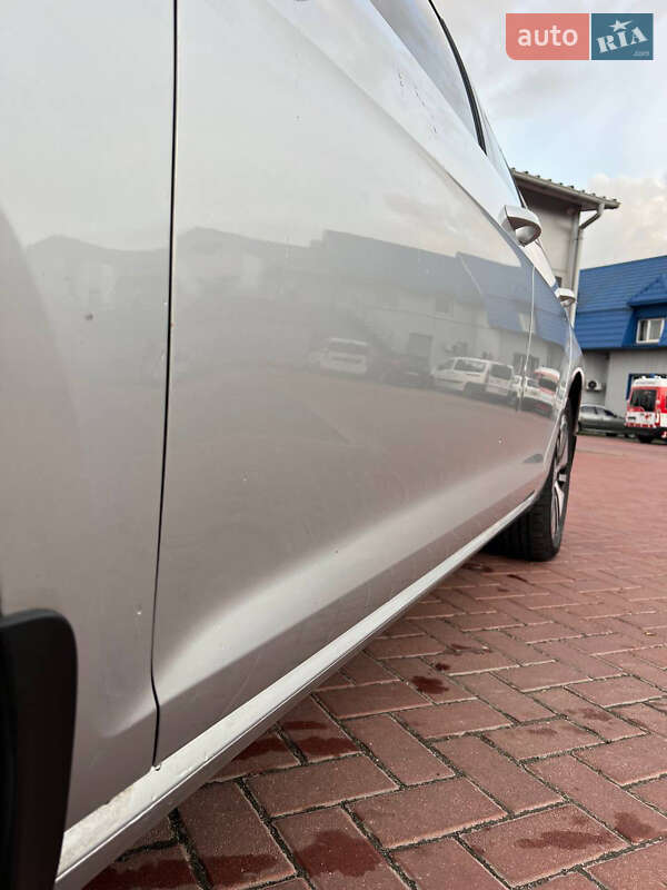 Хэтчбек Volkswagen e-Golf 2015 в Ровно