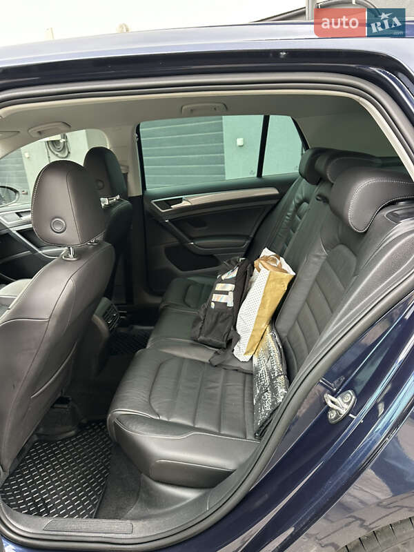 Хетчбек Volkswagen e-Golf 2017 в Рівному