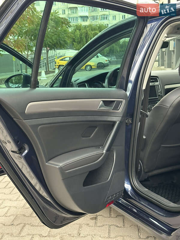 Хетчбек Volkswagen e-Golf 2017 в Рівному