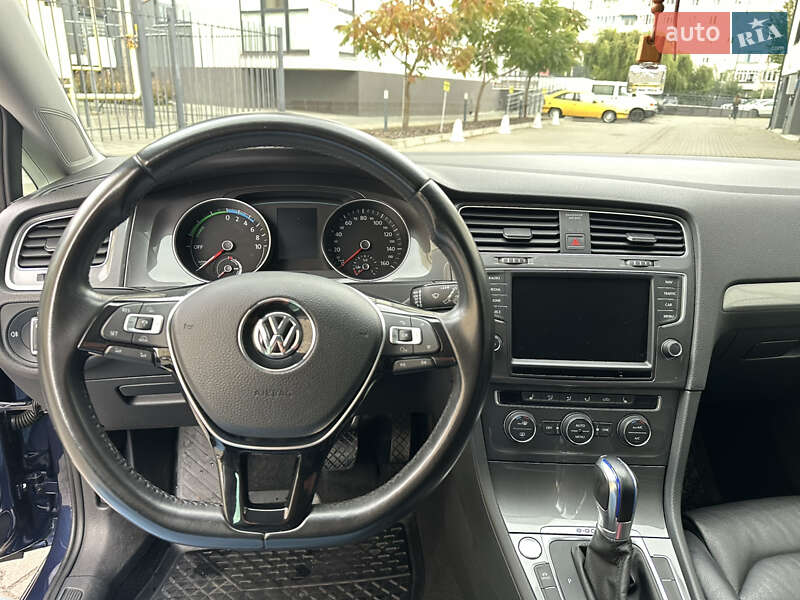 Хетчбек Volkswagen e-Golf 2017 в Рівному