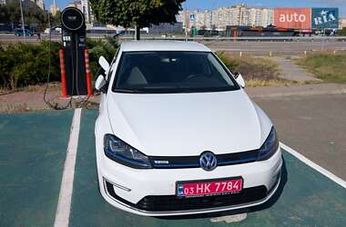 Хетчбек Volkswagen e-Golf 2015 в Києві
