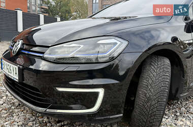 Хэтчбек Volkswagen e-Golf 2018 в 