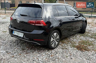 Хэтчбек Volkswagen e-Golf 2018 в 