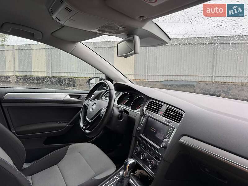 Хэтчбек Volkswagen e-Golf 2015 в Виннице фото 7 Хэтчбек Volkswagen e-Golf 2015 в Виннице