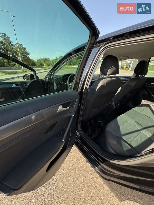 Хэтчбек Volkswagen e-Golf 2019 в Ровно