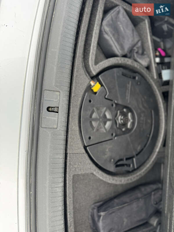 Хетчбек Volkswagen e-Golf 2015 в Рівному фото 17 Хетчбек Volkswagen e-Golf 2015 в Рівному