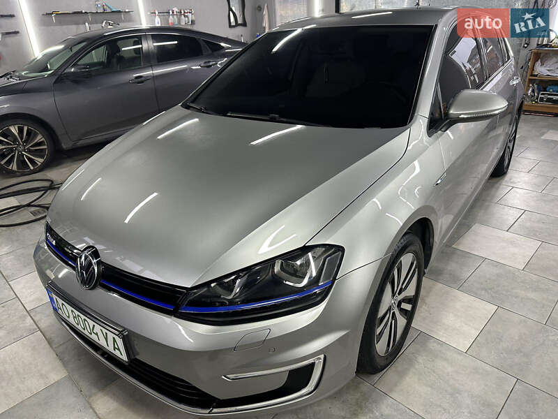 Volkswagen e-Golf 2016