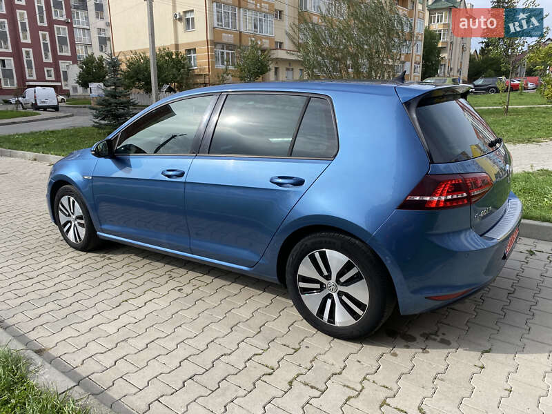 Хетчбек Volkswagen e-Golf 2015 в Чернівцях