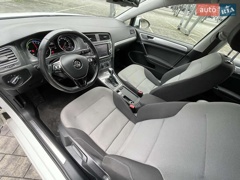 Хетчбек Volkswagen e-Golf 2014 в Львові