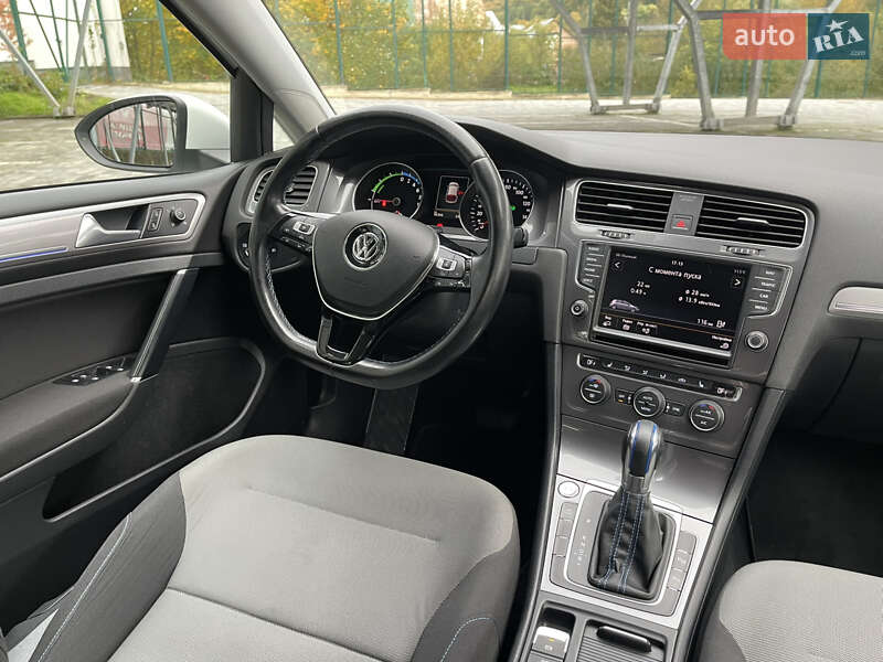 Хетчбек Volkswagen e-Golf 2014 в Львові