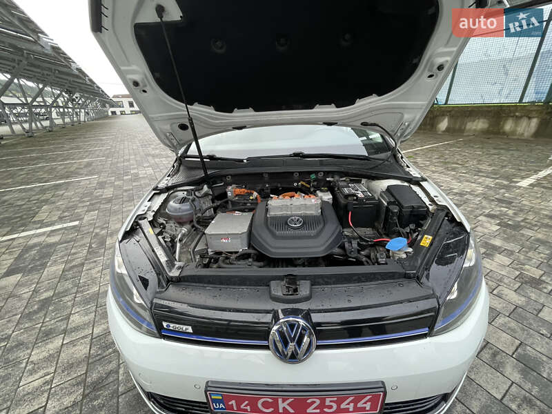 Хетчбек Volkswagen e-Golf 2014 в Львові