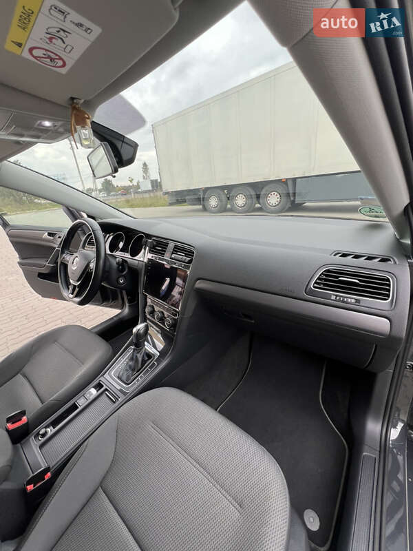 Хэтчбек Volkswagen e-Golf 2020 в Львове фото 39 Хэтчбек Volkswagen e-Golf 2020 в Львове