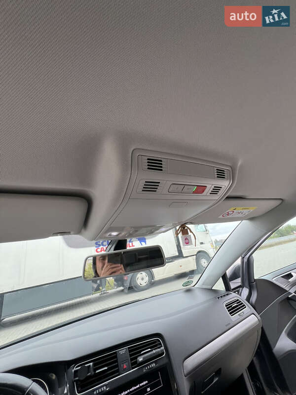 Хэтчбек Volkswagen e-Golf 2020 в Львове фото 44 Хэтчбек Volkswagen e-Golf 2020 в Львове