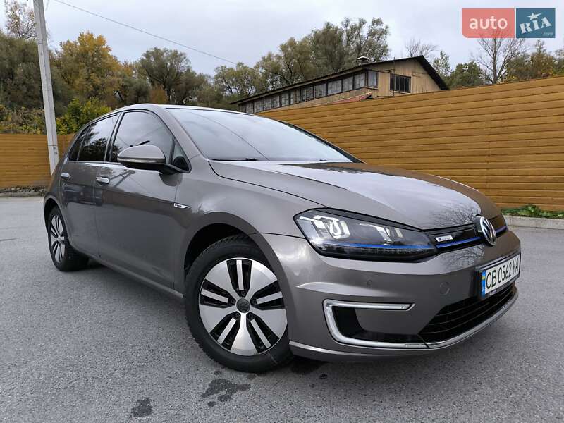 Хэтчбек Volkswagen e-Golf 2015 в Чернигове