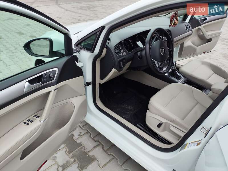 Хэтчбек Volkswagen e-Golf 2014 в Киеве фото 8 Хэтчбек Volkswagen e-Golf 2014 в Киеве