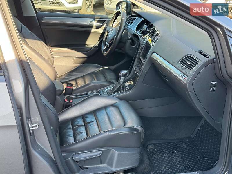 Хетчбек Volkswagen e-Golf 2016 в Вінниці