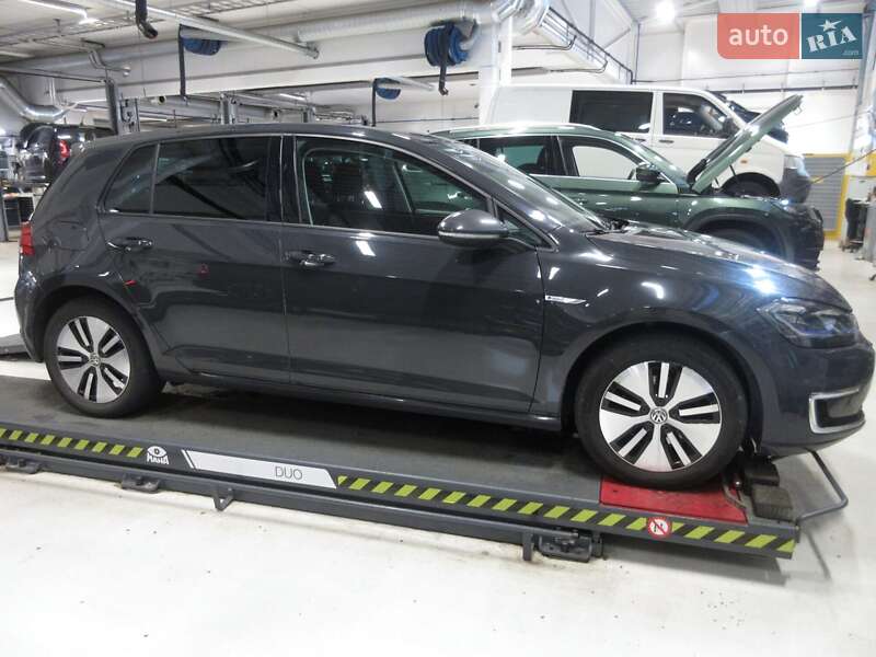 Хетчбек Volkswagen e-Golf 2018 в Луцьку