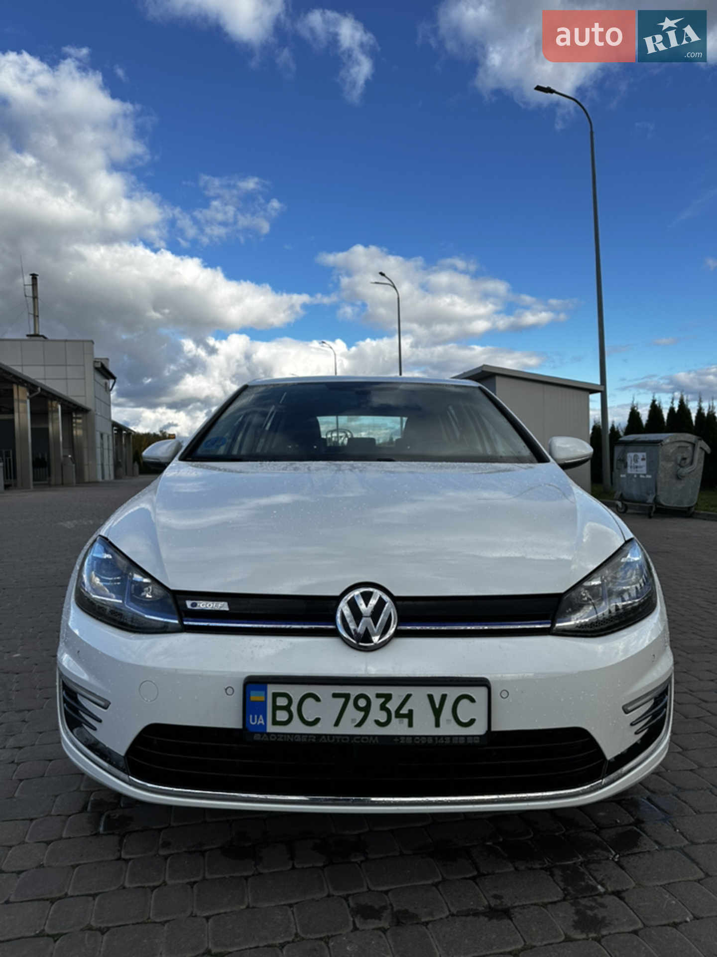 2020 Volkswagen Golf - мініатюра 2