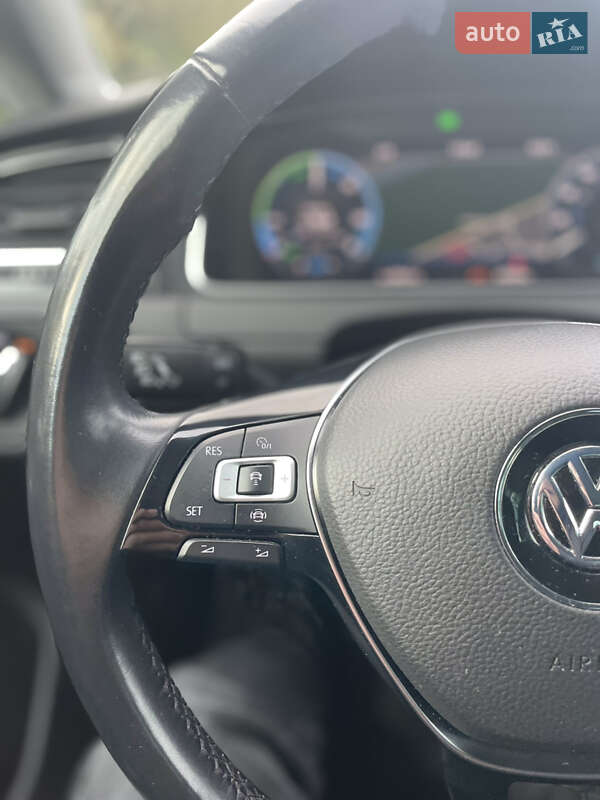 Хэтчбек Volkswagen e-Golf 2019 в Луцке