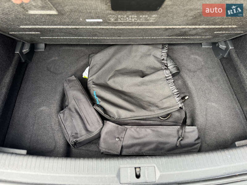 Хэтчбек Volkswagen e-Golf 2019 в Ровно