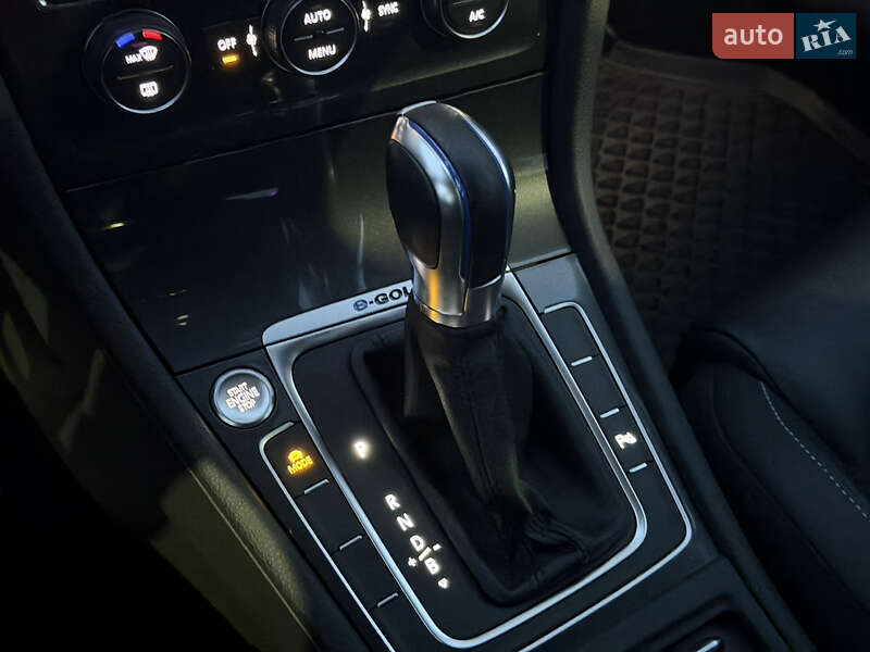 Хэтчбек Volkswagen e-Golf 2019 в Ровно