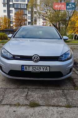 Хетчбек Volkswagen e-Golf 2014 в Долині