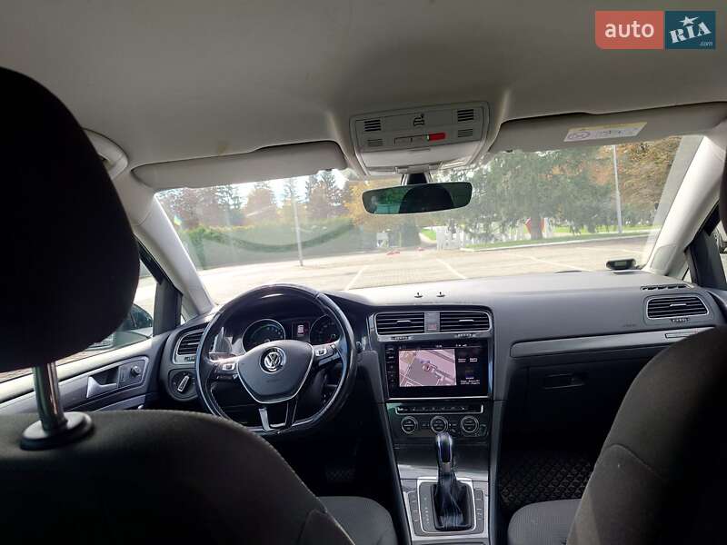 Хетчбек Volkswagen e-Golf 2017 в Луцьку