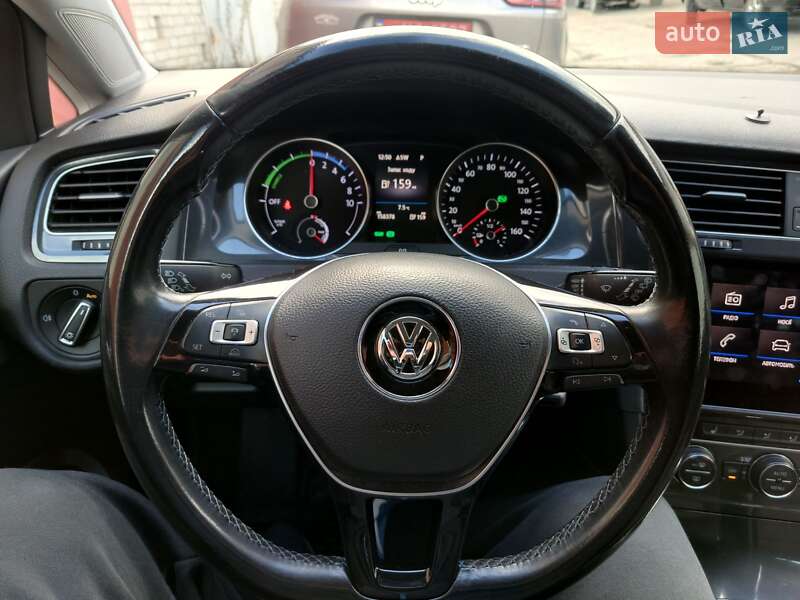 Хетчбек Volkswagen e-Golf 2017 в Луцьку