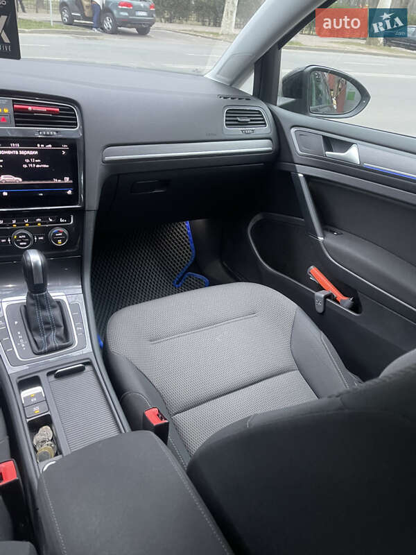 Хэтчбек Volkswagen e-Golf 2019 в Одессе