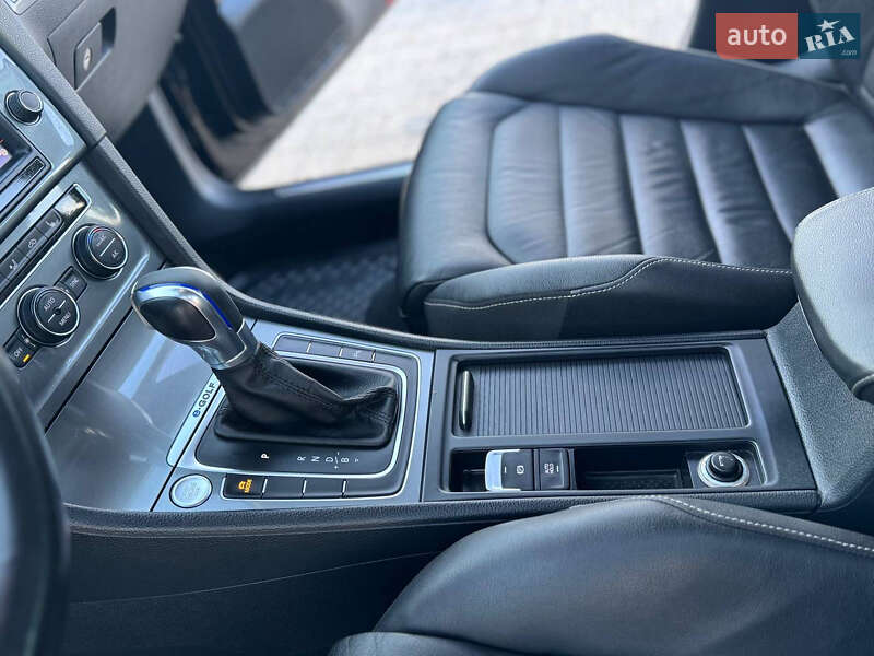 Хэтчбек Volkswagen e-Golf 2016 в Львове