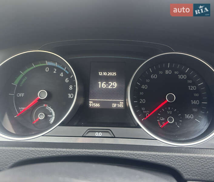 Хэтчбек Volkswagen e-Golf 2016 в Львове