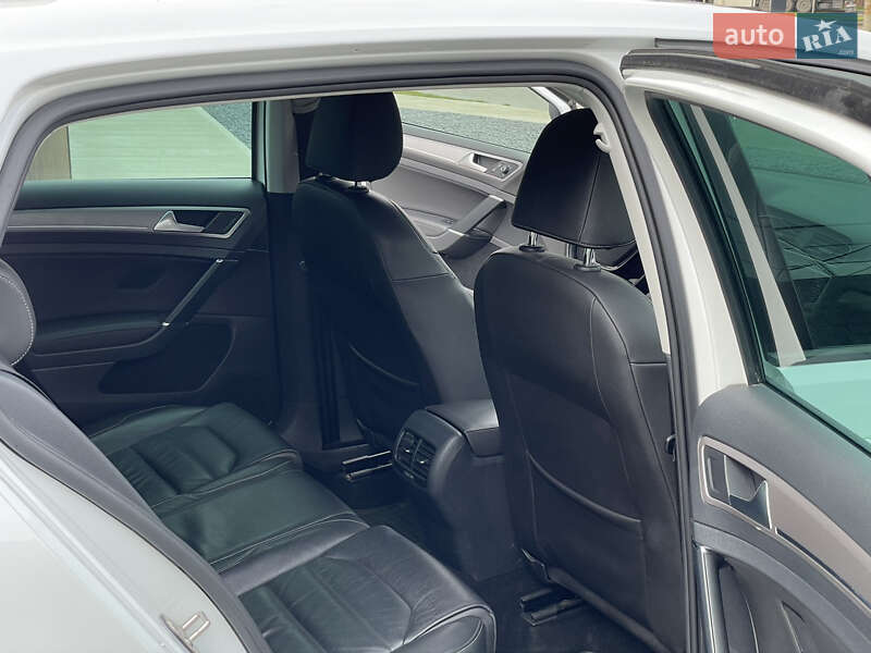 Хэтчбек Volkswagen e-Golf 2014 в Луцке фото 23 Хэтчбек Volkswagen e-Golf 2014 в Луцке