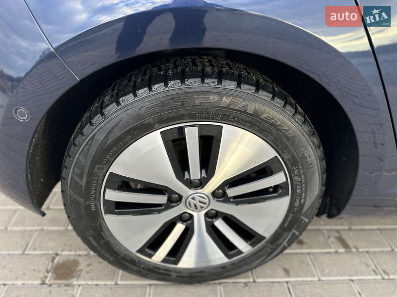 Хетчбек Volkswagen e-Golf 2015 в Рівному