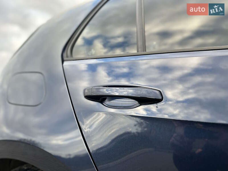 Хетчбек Volkswagen e-Golf 2015 в Рівному