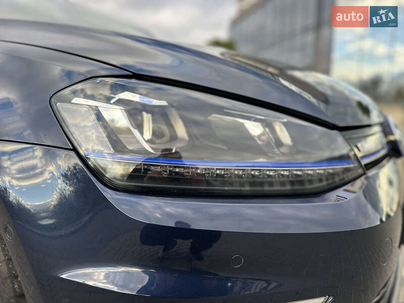 Хетчбек Volkswagen e-Golf 2015 в Рівному