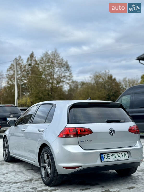 Хэтчбек Volkswagen e-Golf 2015 в Черновцах