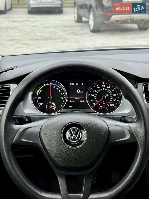 Хэтчбек Volkswagen e-Golf 2015 в Черновцах