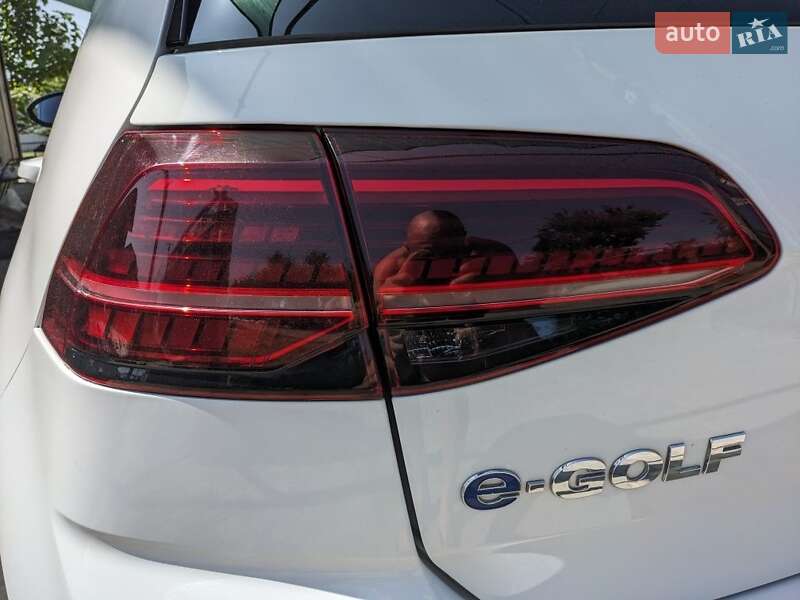 Хэтчбек Volkswagen e-Golf 2017 в Кривом Роге