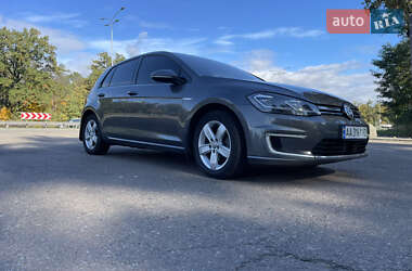 Хэтчбек Volkswagen e-Golf 2017 в 