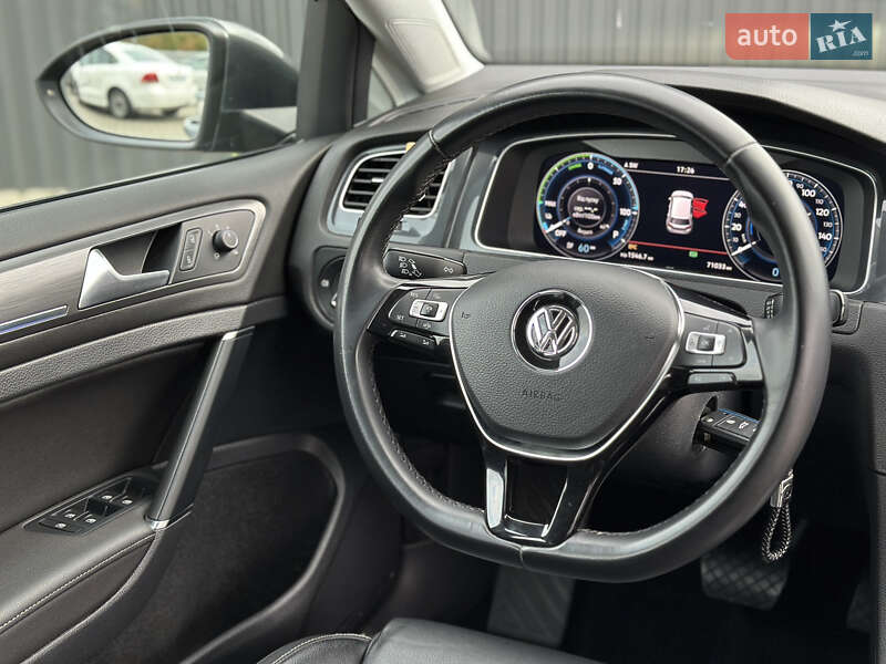 Хэтчбек Volkswagen e-Golf 2019 в Ужгороде