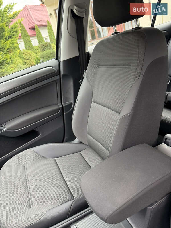 Хэтчбек Volkswagen e-Golf 2020 в Мукачево