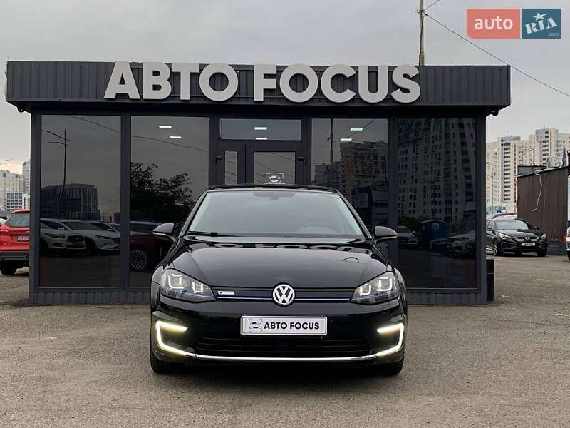 Хэтчбек Volkswagen e-Golf 2016 в Киеве