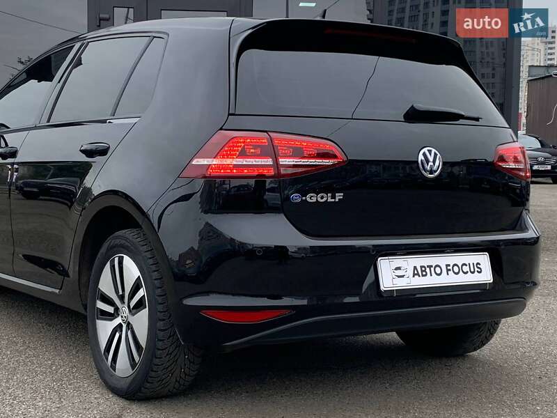 Хэтчбек Volkswagen e-Golf 2016 в Киеве