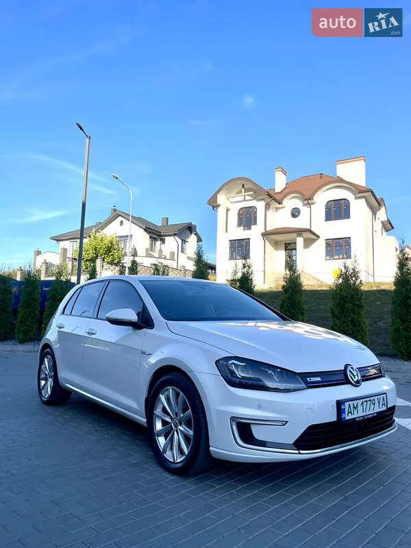 Хетчбек Volkswagen e-Golf 2015 в Харкові