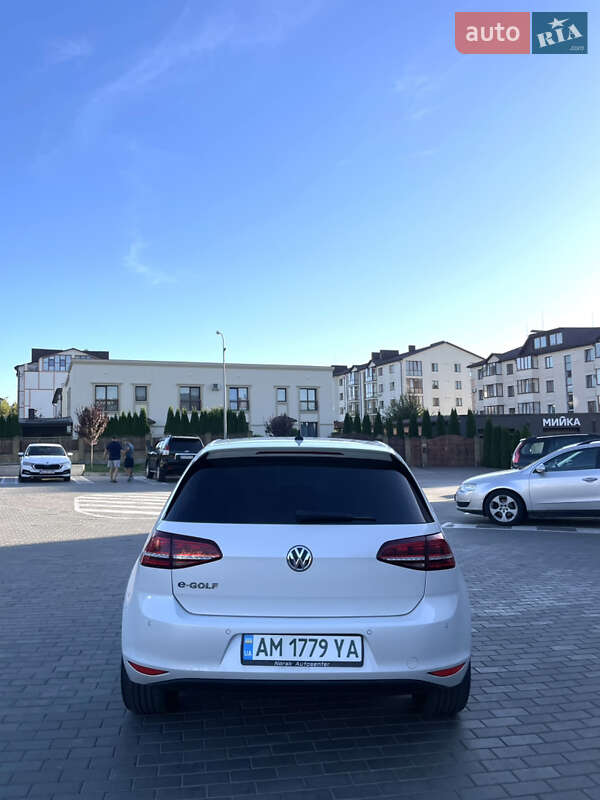 Хетчбек Volkswagen e-Golf 2015 в Харкові