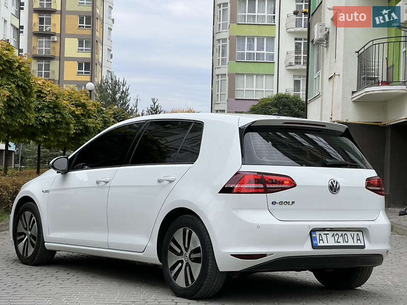 Хетчбек Volkswagen e-Golf 2015 в Івано-Франківську