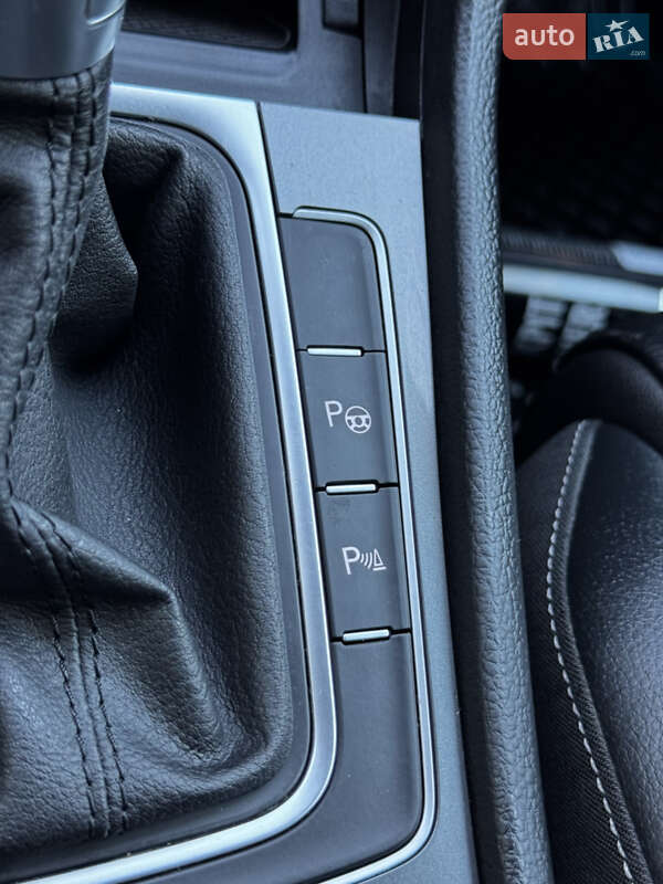 Хэтчбек Volkswagen e-Golf 2016 в Дрогобыче фото 3 Хэтчбек Volkswagen e-Golf 2016 в Дрогобыче