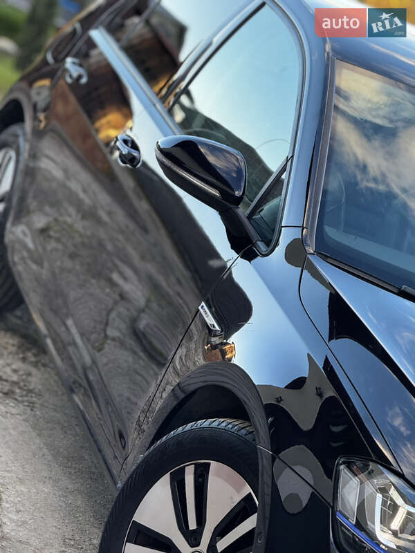 Хэтчбек Volkswagen e-Golf 2016 в Дрогобыче фото 15 Хэтчбек Volkswagen e-Golf 2016 в Дрогобыче