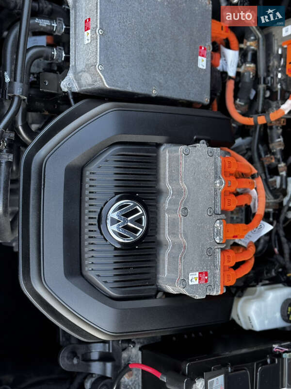 Хэтчбек Volkswagen e-Golf 2016 в Дрогобыче фото 62 Хэтчбек Volkswagen e-Golf 2016 в Дрогобыче